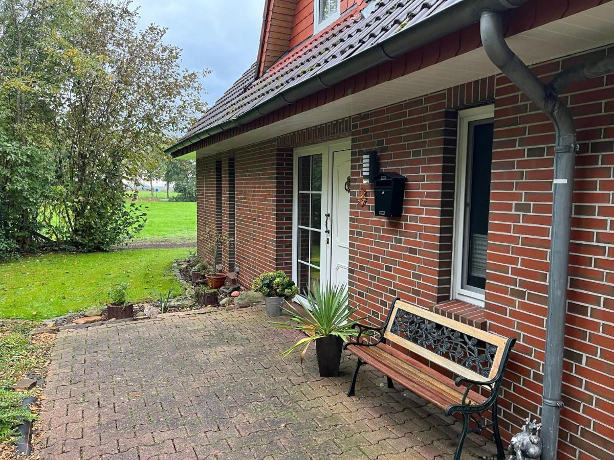 Ferienwohnung Storchennest 25503 Weener Екстериор снимка